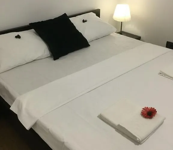 Old House Apartment *